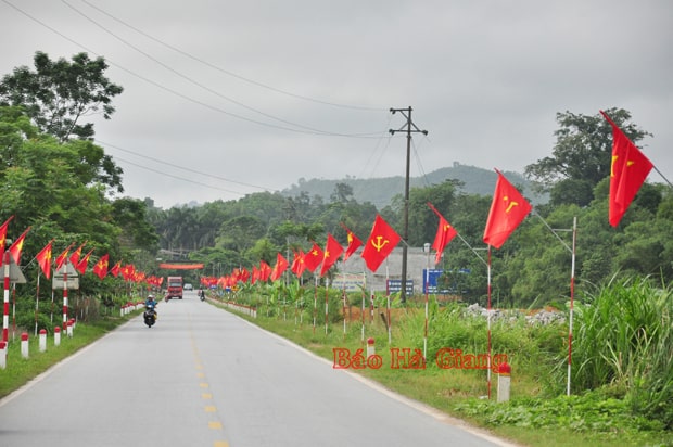 Toàn dân thi đua hướng về Đảng, Bác kính yêu